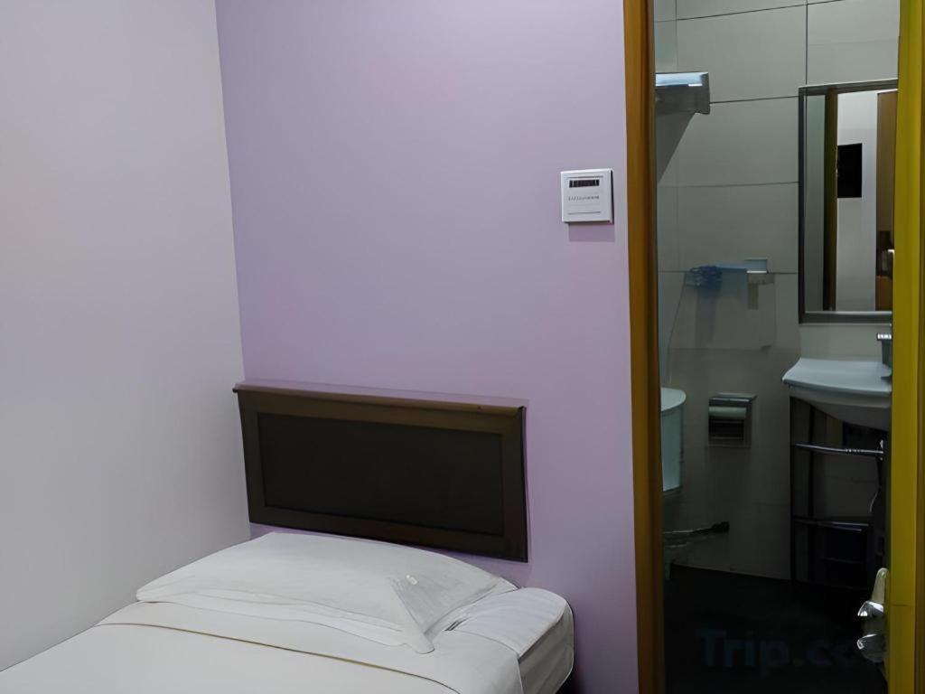 Id Hotel Yayasan Сеґамат Екстер'єр фото