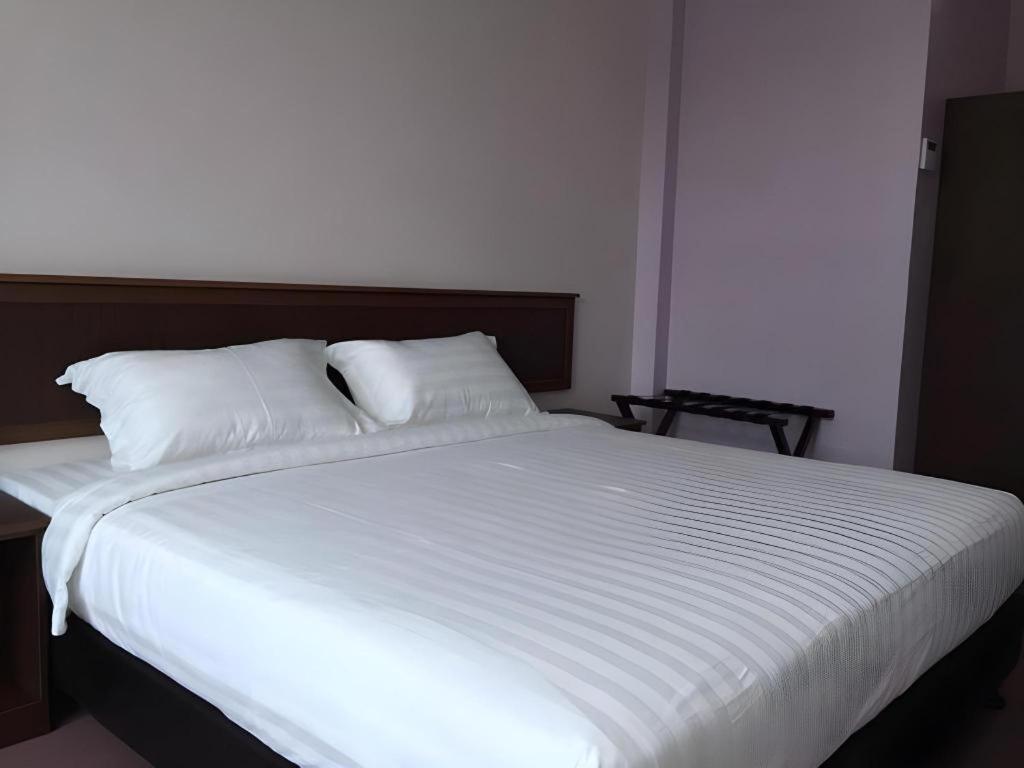 Id Hotel Yayasan Сеґамат Екстер'єр фото